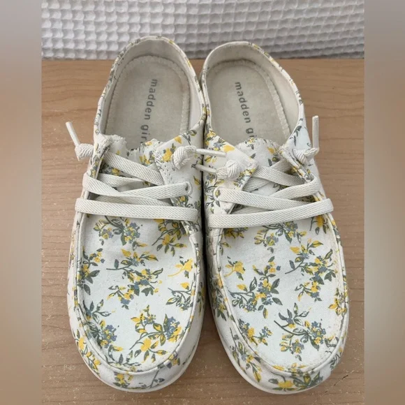 Madden Girl Floral Low-back Sneakers - Picture 1 of 2